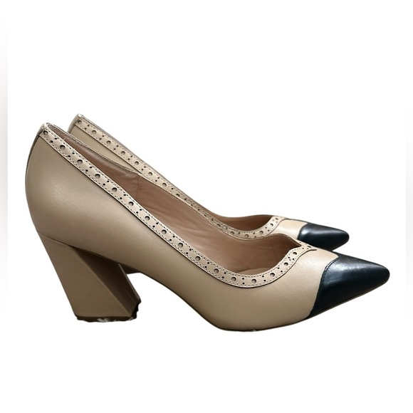 CHARLES DAVID Alanna Brogue Pointed Toe Pump In Nude-black Size:9 Chunky heel - Picture 1 of 7